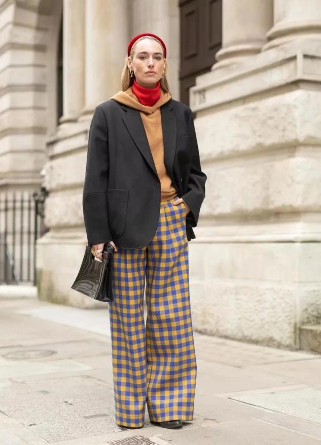 为什么你穿“黑色”的大衣显老气？原一是靴子，原二是内搭