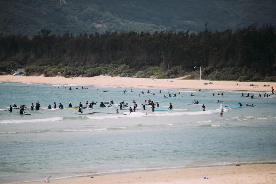 三亚后海村冲浪蹦迪,三亚后海村蹦野迪