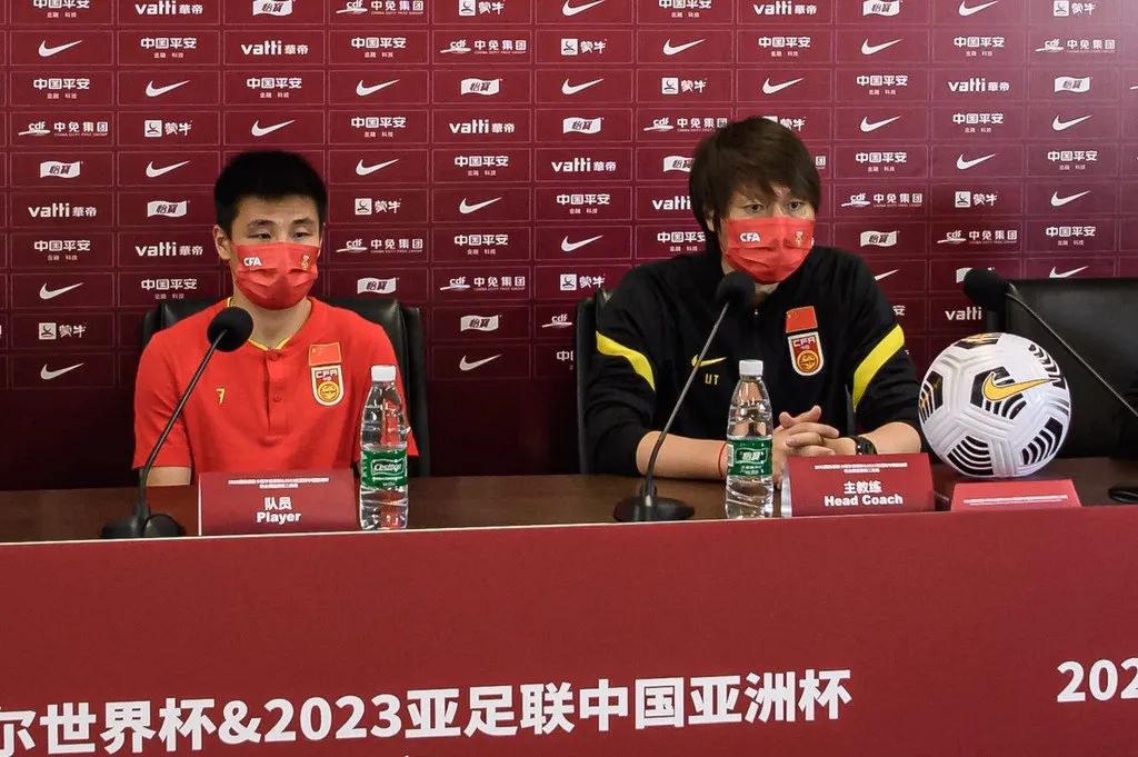 中国男足该不该骂,中国男足被骂的视频