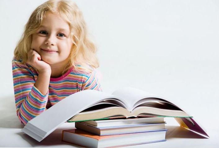 小孩耳朵有小孔好吗,孩子耳朵看富贵命