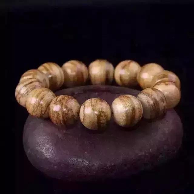玛瑙手串十大灵性手串排名,木质手串排名黑檀手串