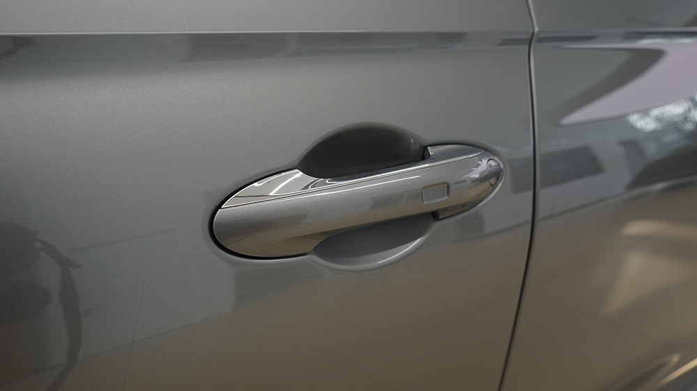 宾利飞驰8速双离合驾驶感受,宾利飞驰双离合变速箱