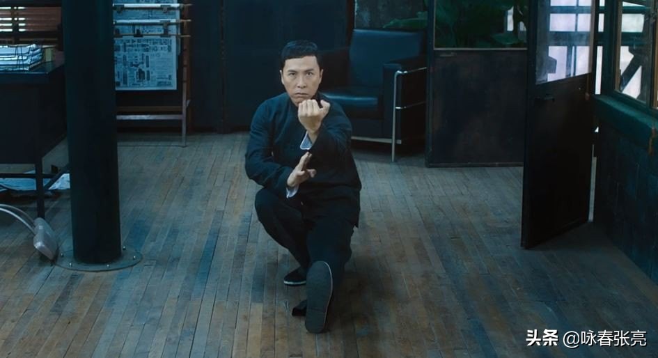 叶问蹲和单脚深蹲有区别吗,叶问单脚蹲是哪条腿