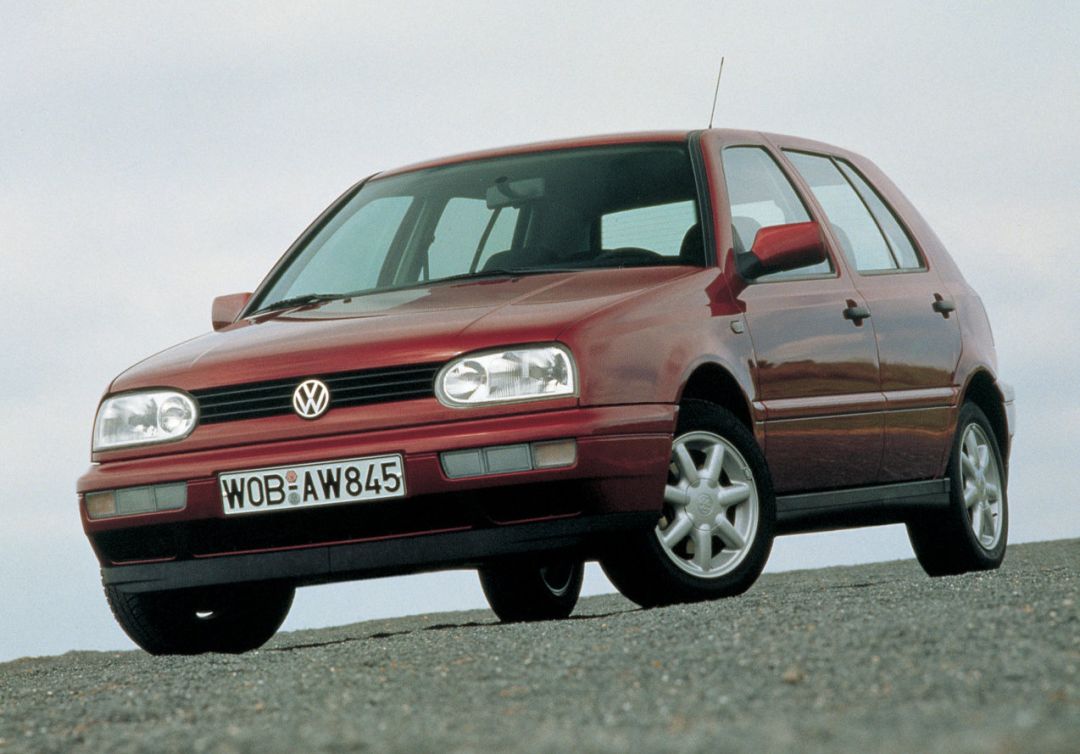 高尔夫7和高尔夫8,8代高尔夫比7代高尔夫窄