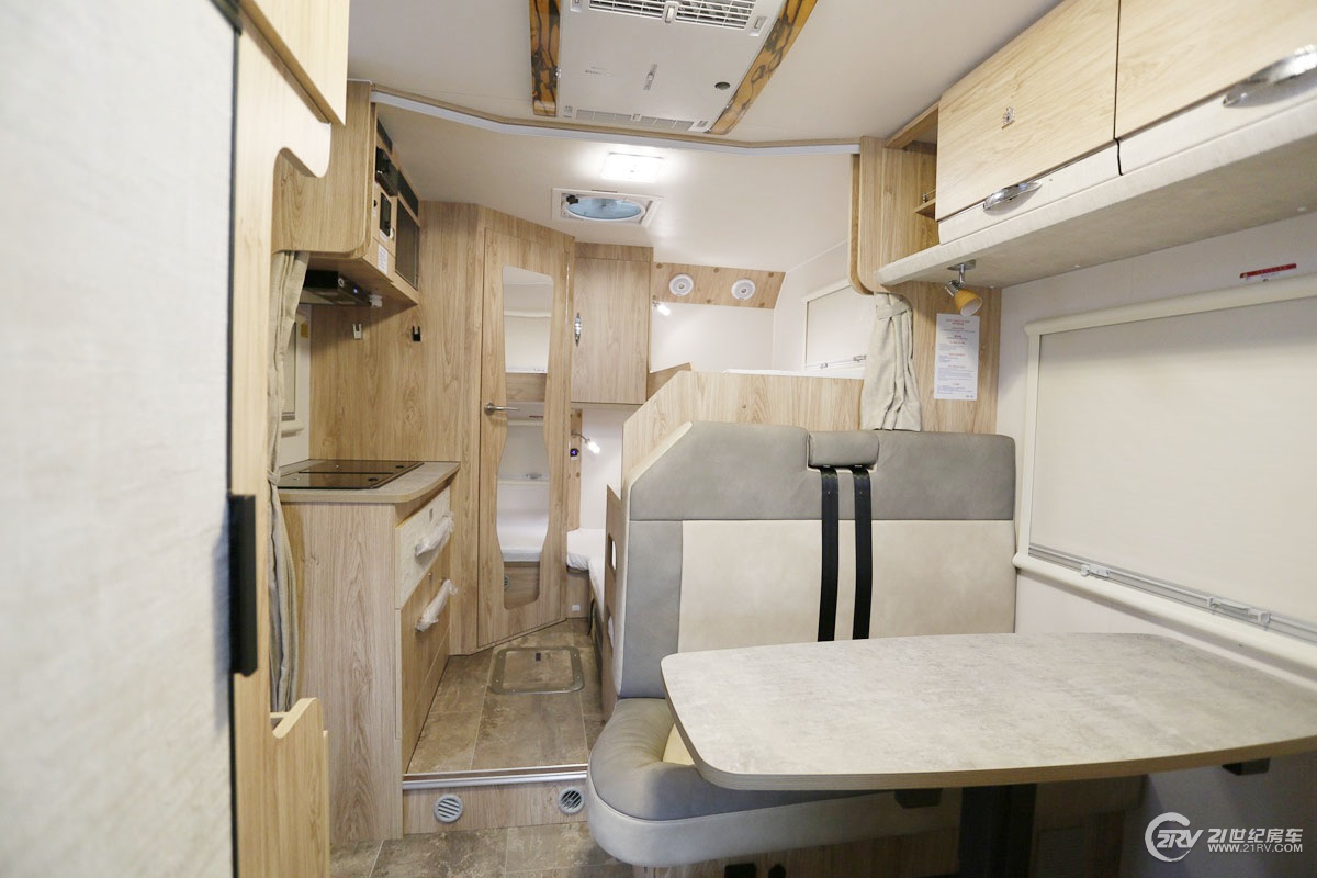 旌航依维柯c型房车,旌航依维柯C型大额头房车