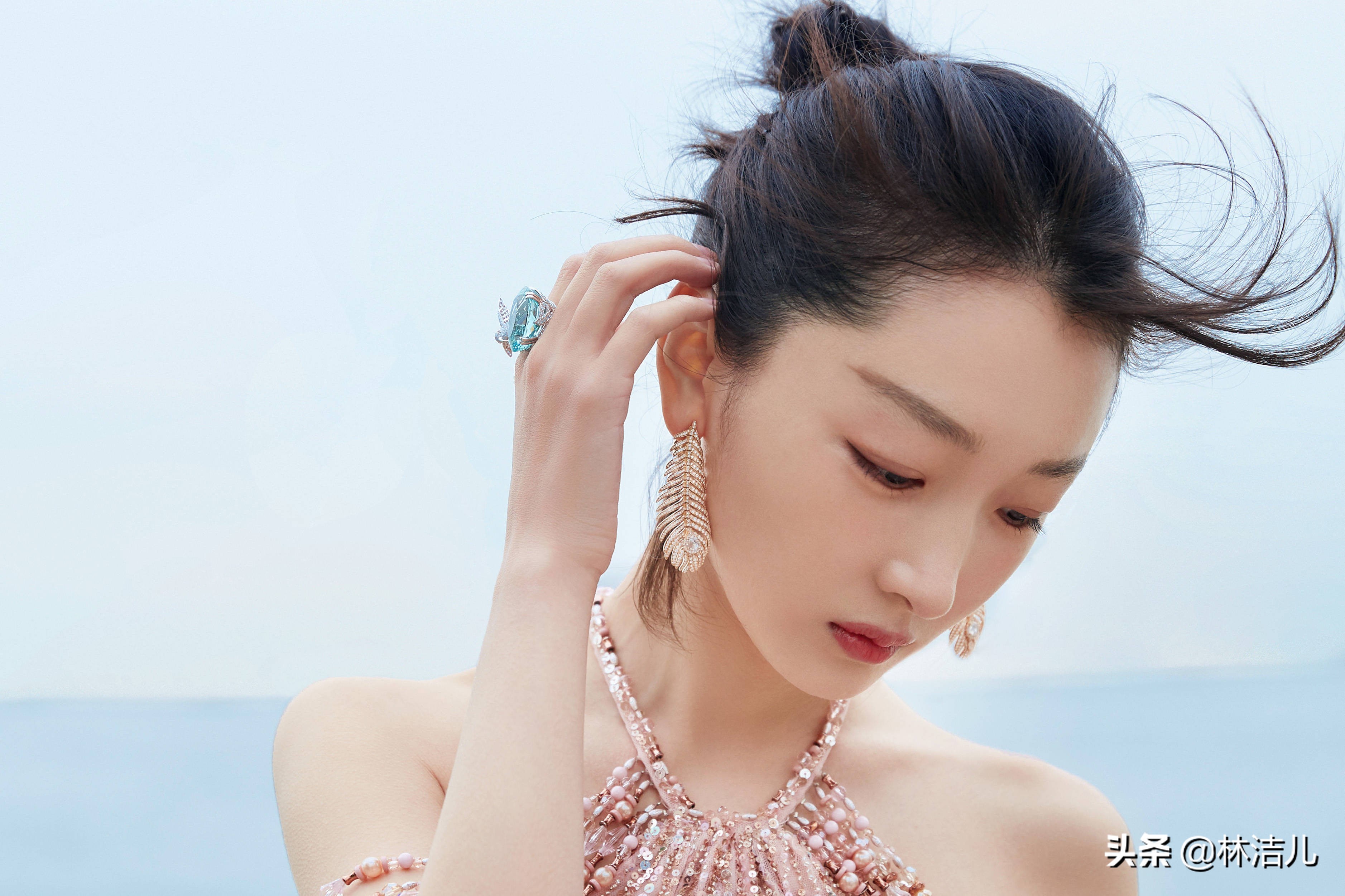 周冬雨金高银同款眼妆,周冬雨型眼睛怎么画眼影显眼大