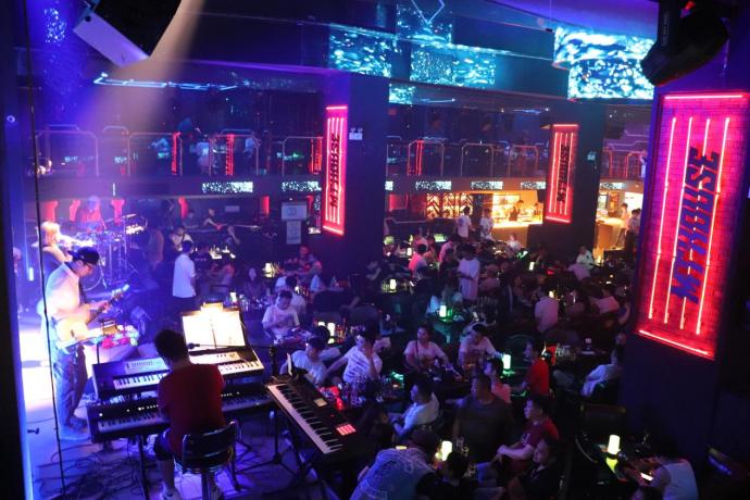 mtlivehouse世纪金源店,晚上不想回家想和男朋友住怎么办