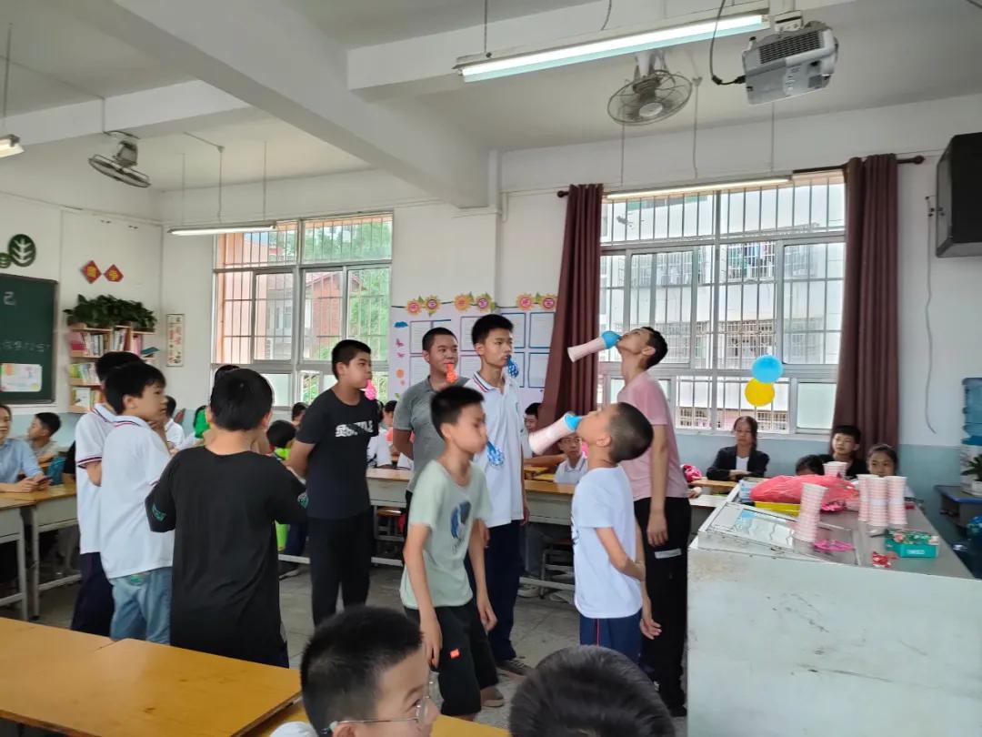 儿童庆祝建党100周年文艺汇演,庆祝建党百年文艺演出儿童合唱