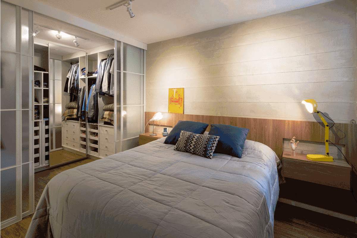 卫生间门对着床可以挂门帘解决吗,卫生间门对着次卧室怎么装修好看