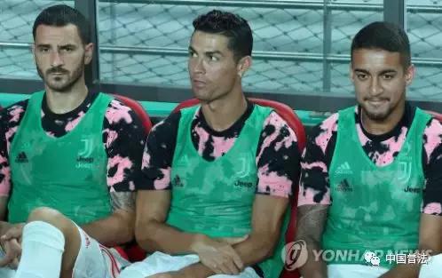 【法治热点早知道】悬赏缉捕2个月,这名涉黑女赏金从2万涨到50万,为啥?