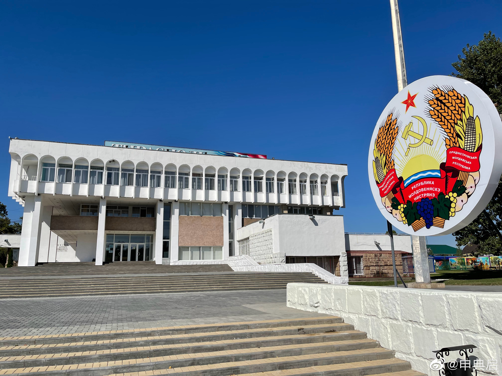 德左共和国是一个怎样的国家,德左共和国地理位置