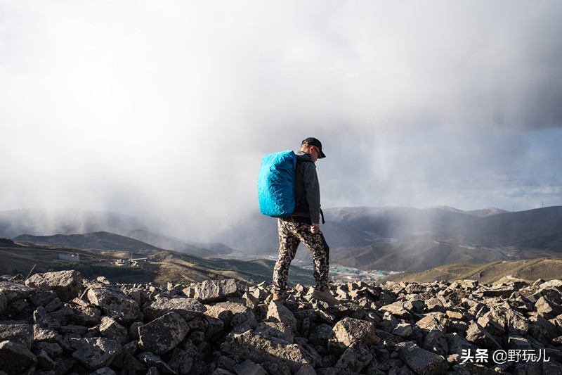 塞北初夏，拓乐陪我逐云日，拓乐Thule35LAllTrailX背包测评