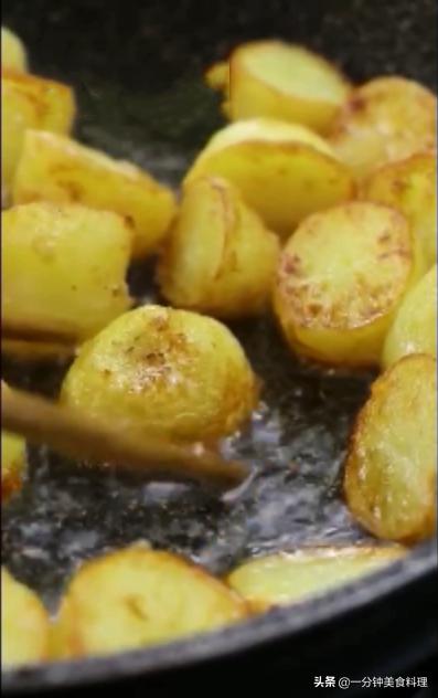 恩施炕土豆的做法,恩施土豆炕饭