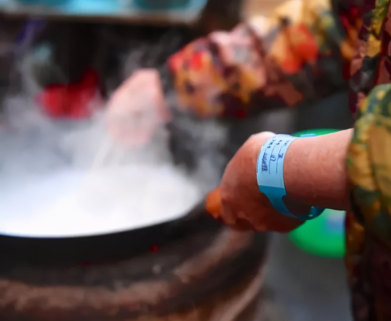 这对夫妻火了,最近上过热搜的一对夫妻