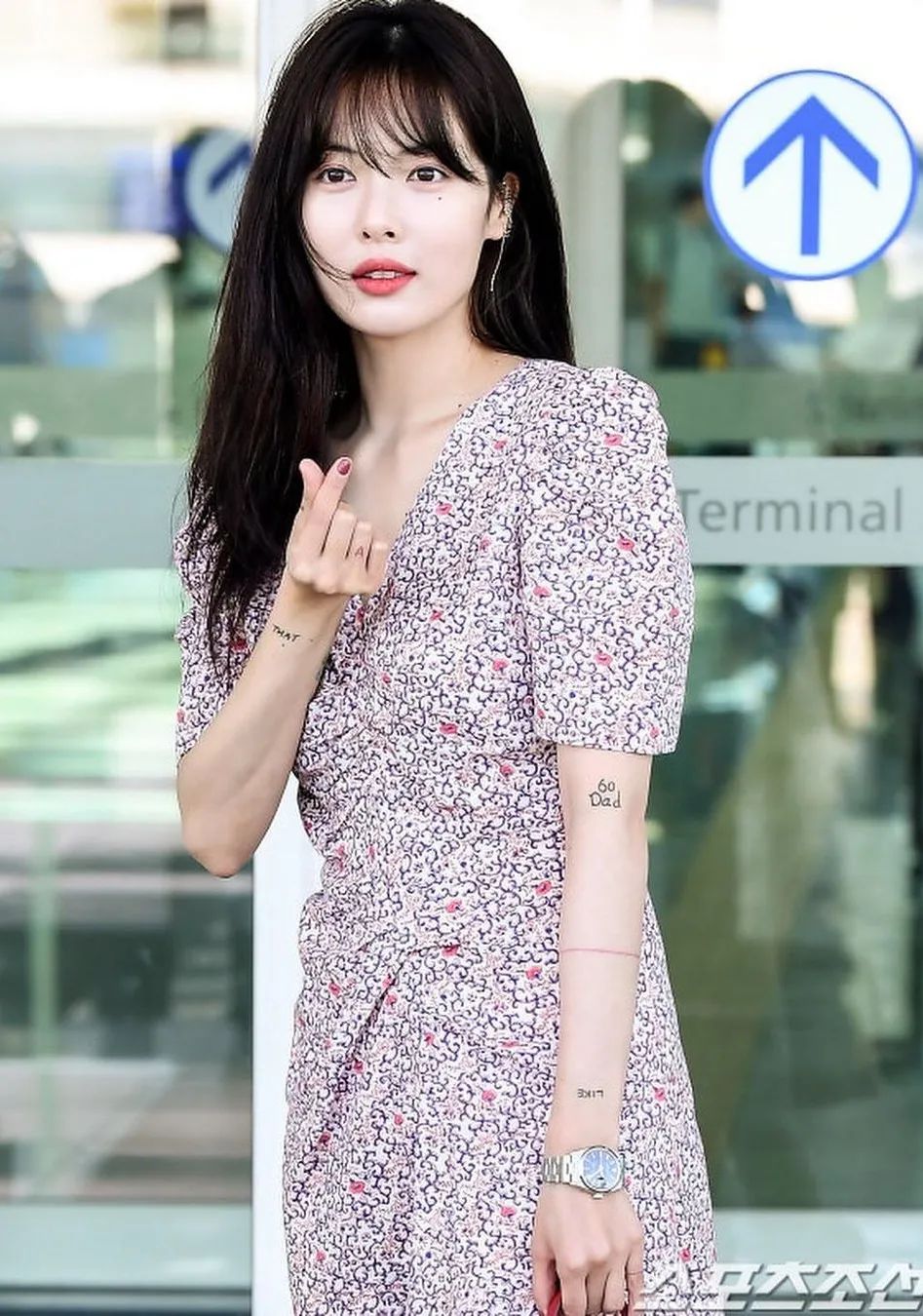 jennie穿搭冬香奈儿,求jennie同款衣服