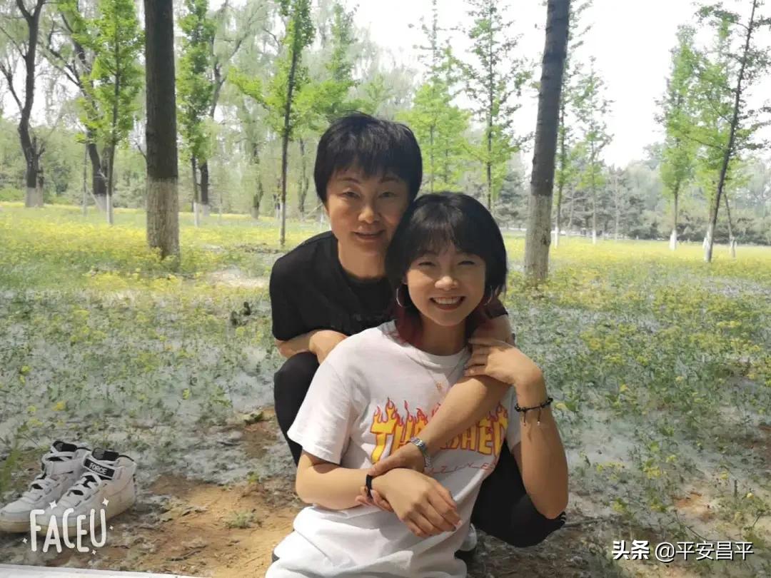 母亲节警察妈妈对警宝的寄语,警宝给妈妈过母亲节