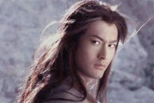 为什么有的人说五绝杨过最弱,华山论剑杨过位列五绝