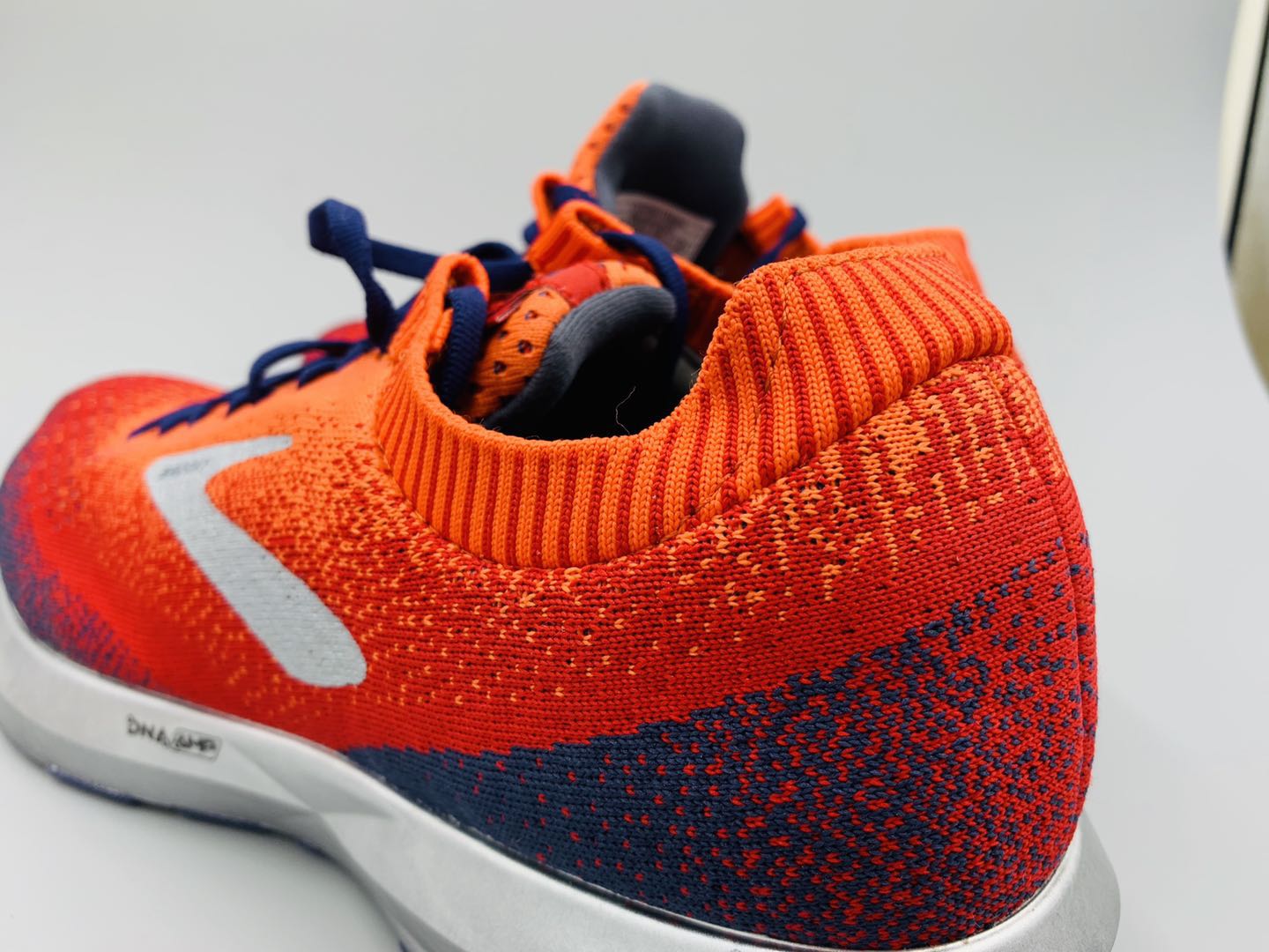 一双“漂浮”鞋—布鲁克斯BrooksLevitate2