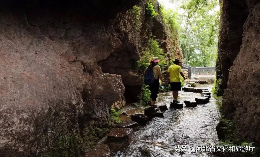 沕沕水景区几月份去最好,沕沕水水帘洞和百丈飞瀑