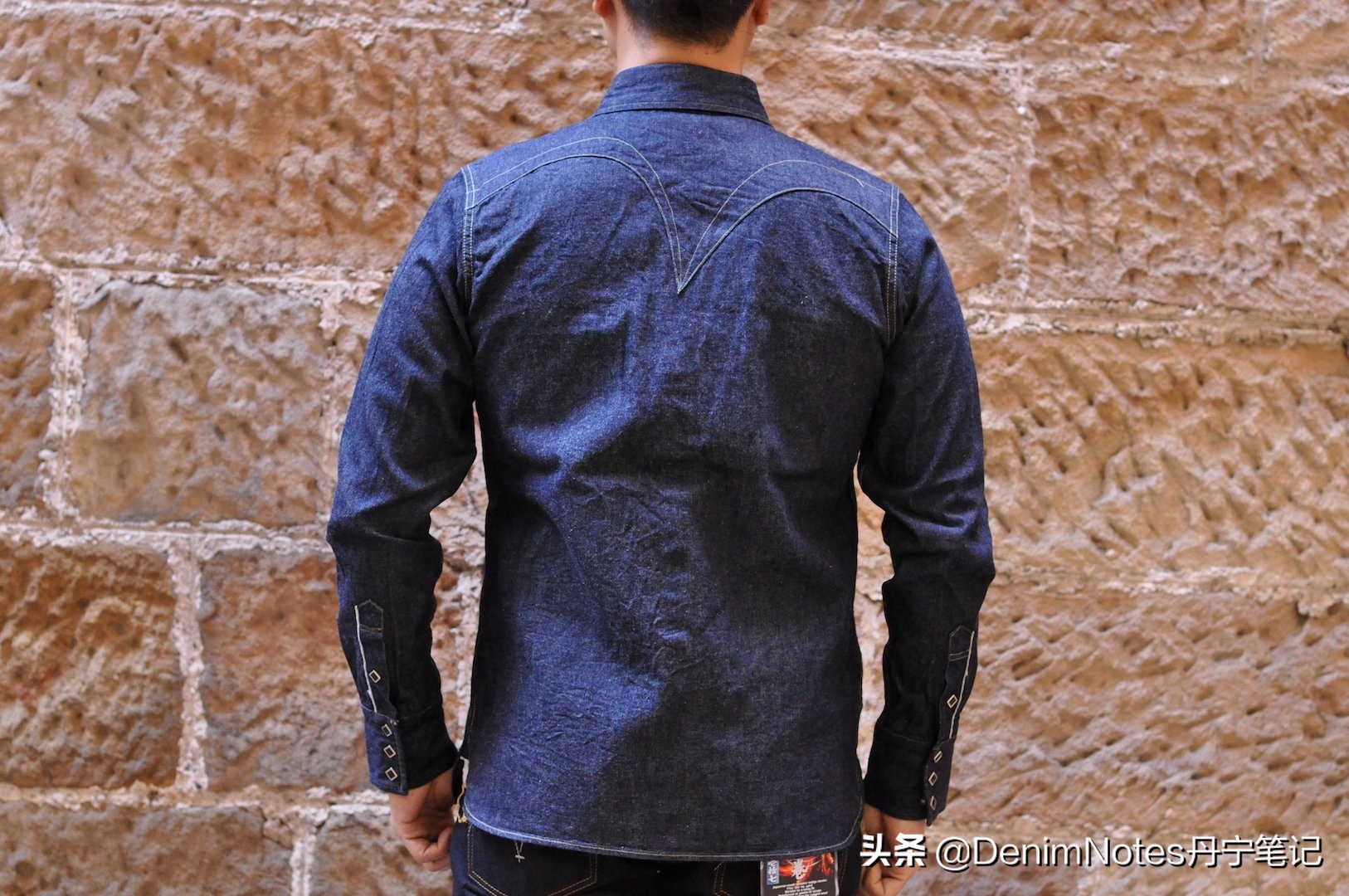 如何分辨一件高质量衬衫,怎样辨别牛仔衬衫好坏