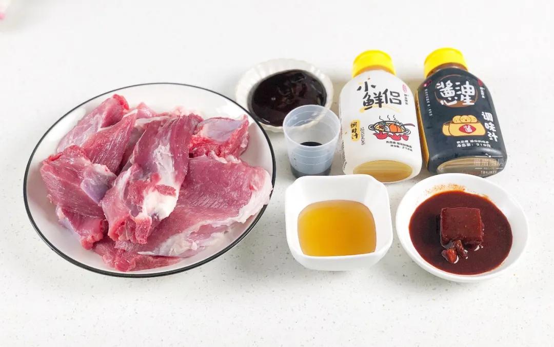 猪身上哪个部位的肉炒着最好吃,猪身上的肉都适合做什么菜