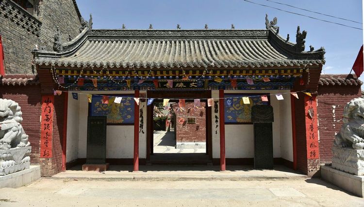 乡村古寺庙,五一家乡山顶寺庙一游