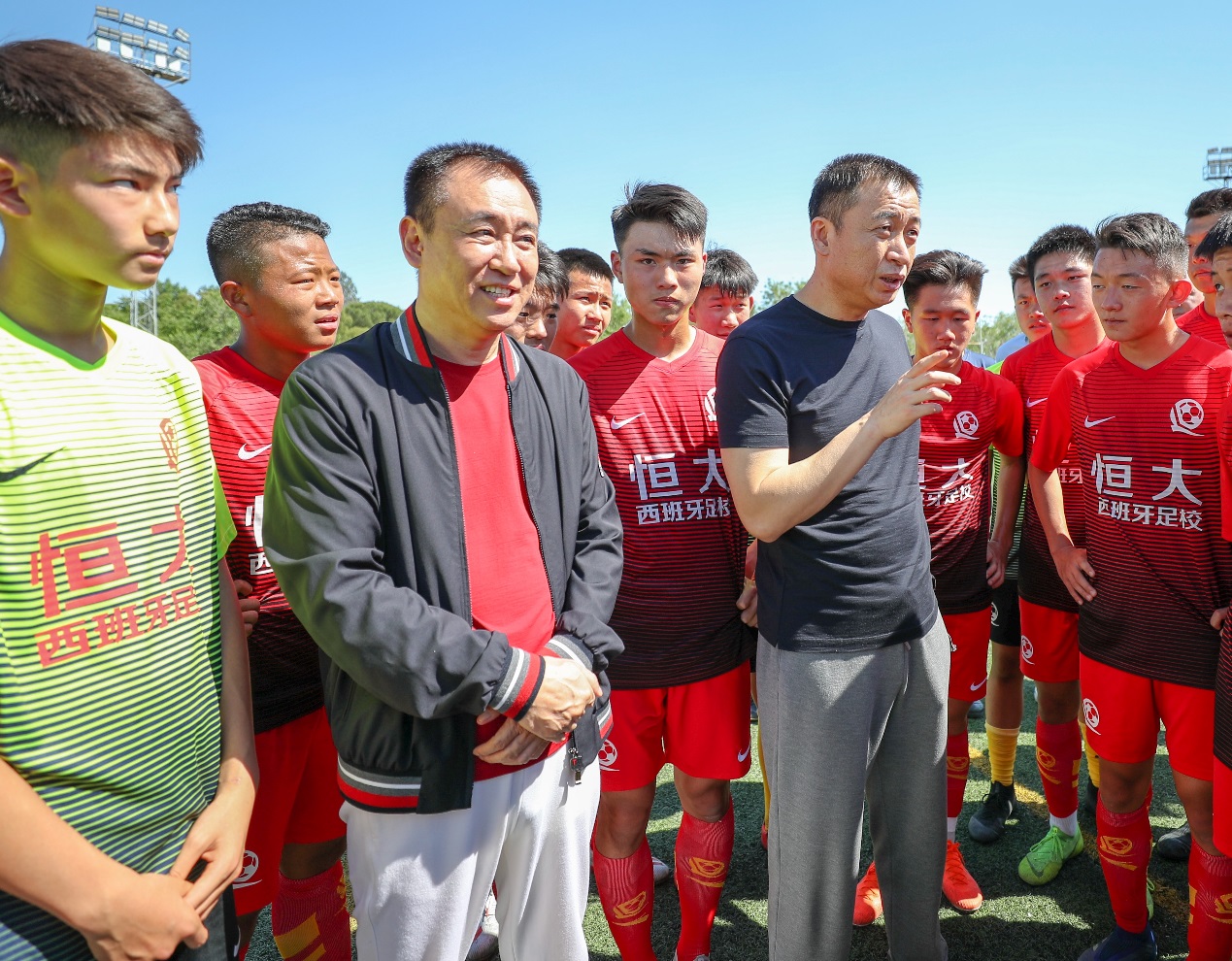 许家印谈恒大足球,许家印恒大青训