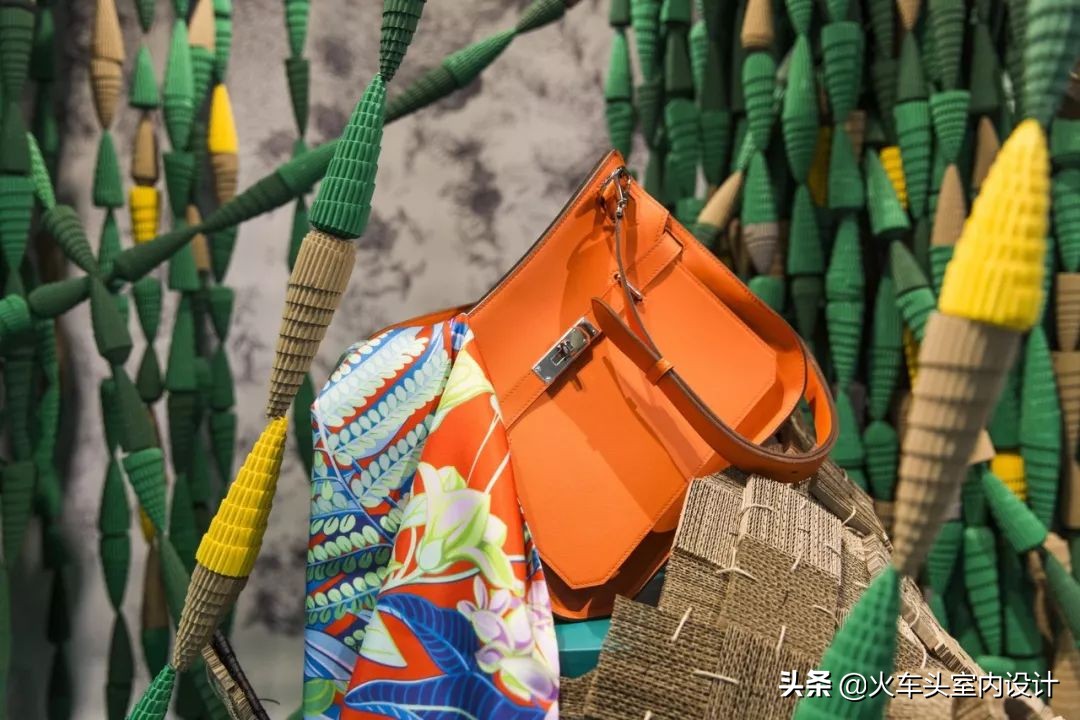 爱马仕2023橱窗设计最新款,爱马仕2022橱窗设计效果图