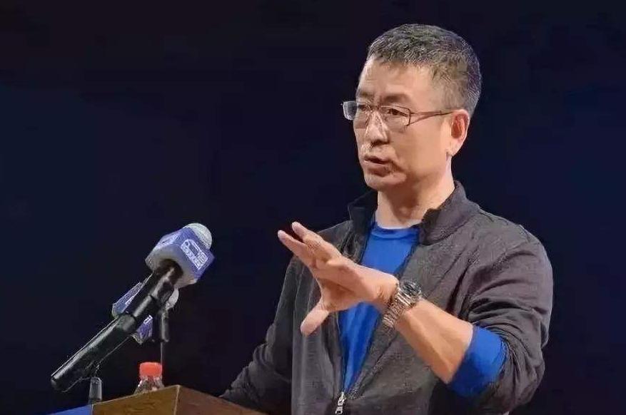 央视主持人白岩松足球,中国足球主持人白岩松