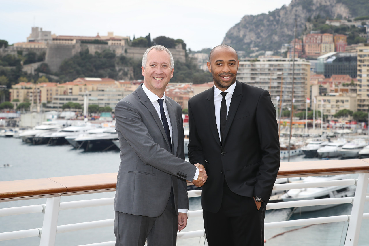 黑店的老板,黑店club董事长