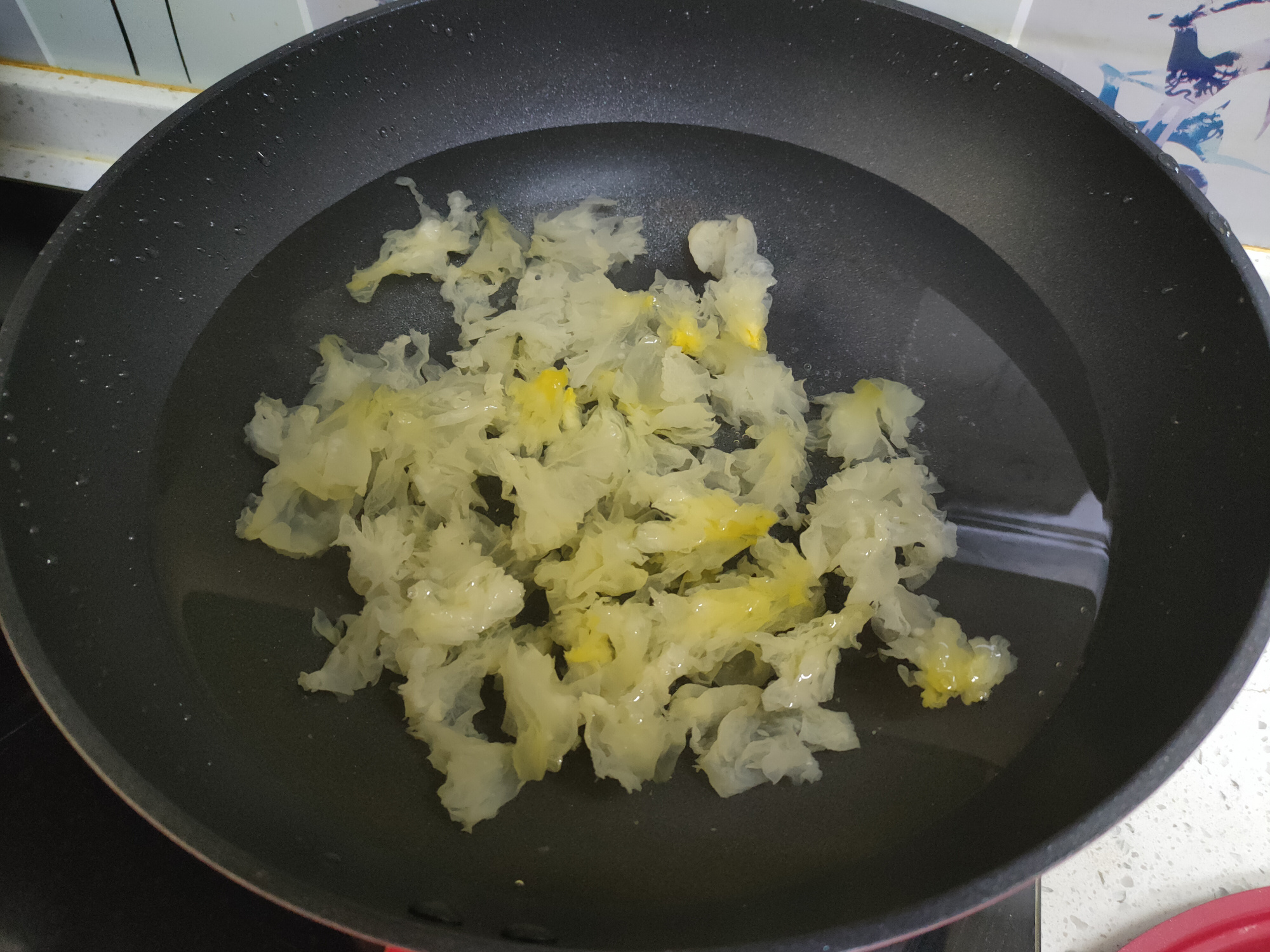 煮银耳中途关火有问题吗,煮银耳水开下还是凉水下锅