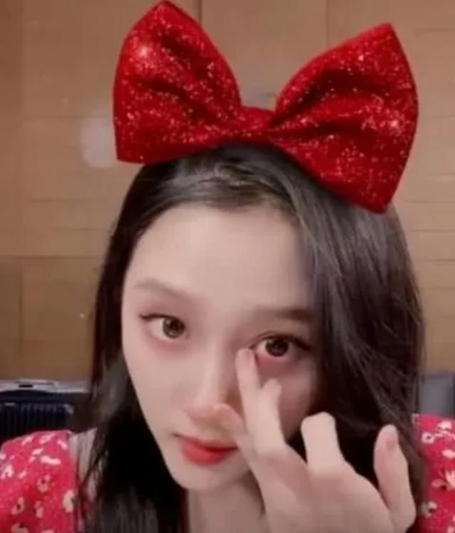 关晓彤口红化全妆挑战,关晓彤5分钟许愿流星妆口红