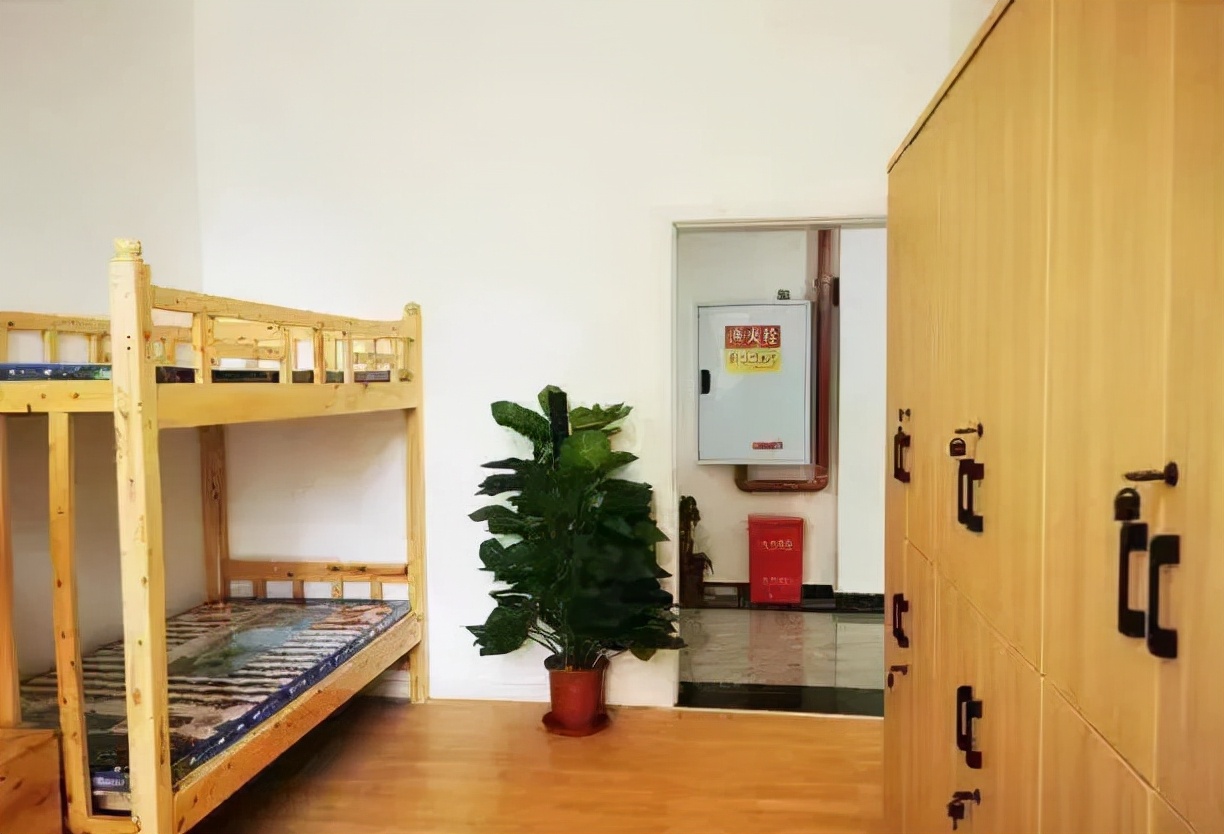 各大重庆学校宿舍,重庆宿舍条件比较好的学校