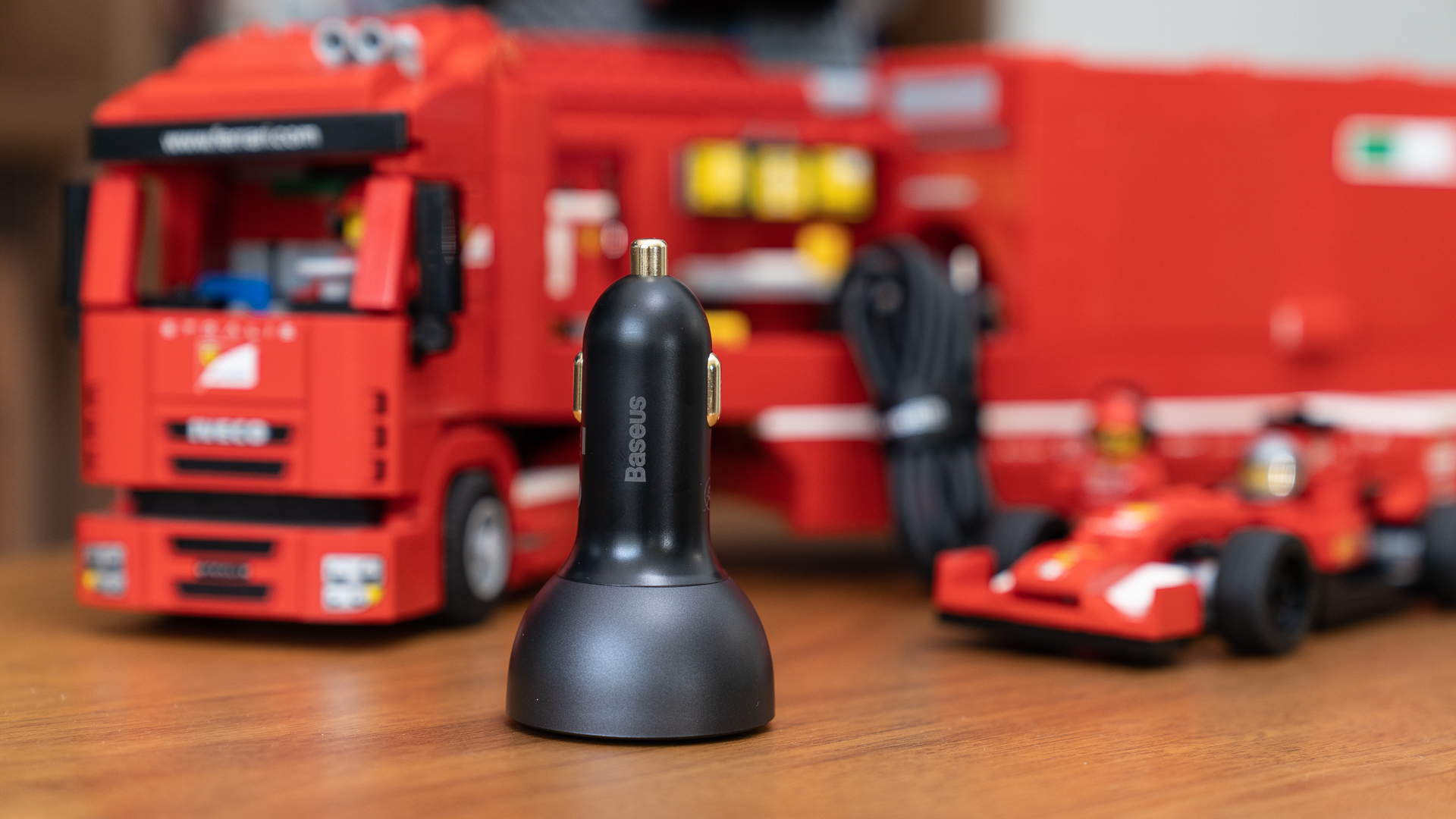 汽车人,出发!车生活补给利器,倍思160WQC5认证车载充电器分享