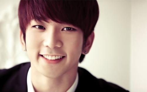 公司涉嫌诈骗员工业绩2万怎么判,月薪2万高管被骗