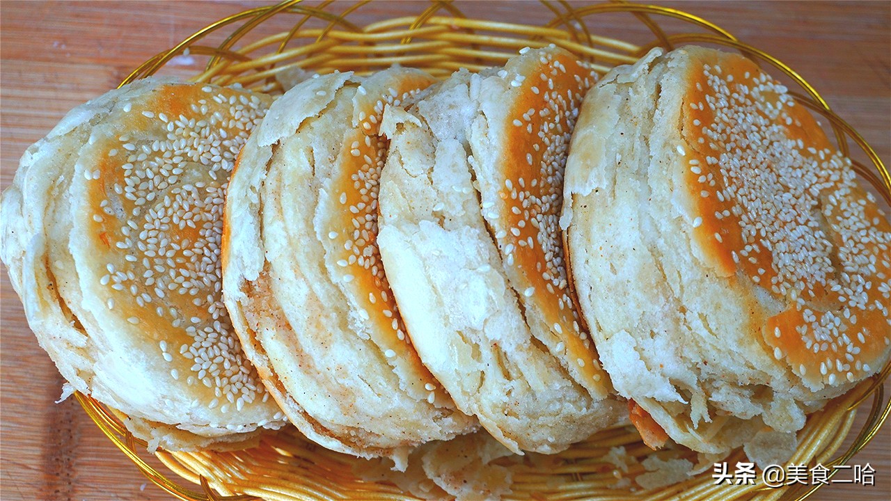 薄电饼铛烙饼的做法,电饼铛烙薄薄的饼做法