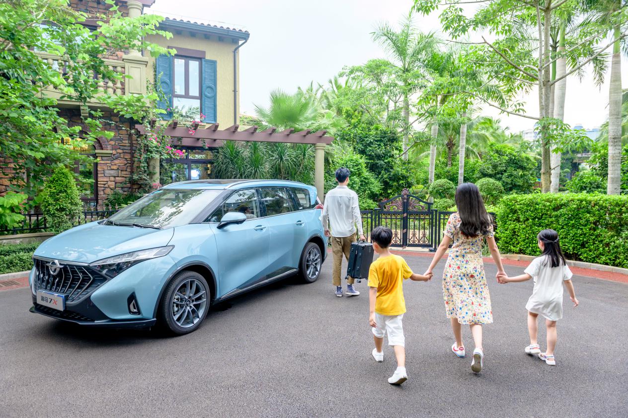 村长李锐图片,村长李锐小鹏汽车