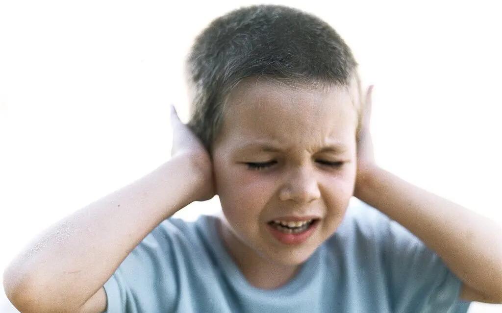 感冒快好了耳朵发闷,感冒快好了耳朵一咽就响