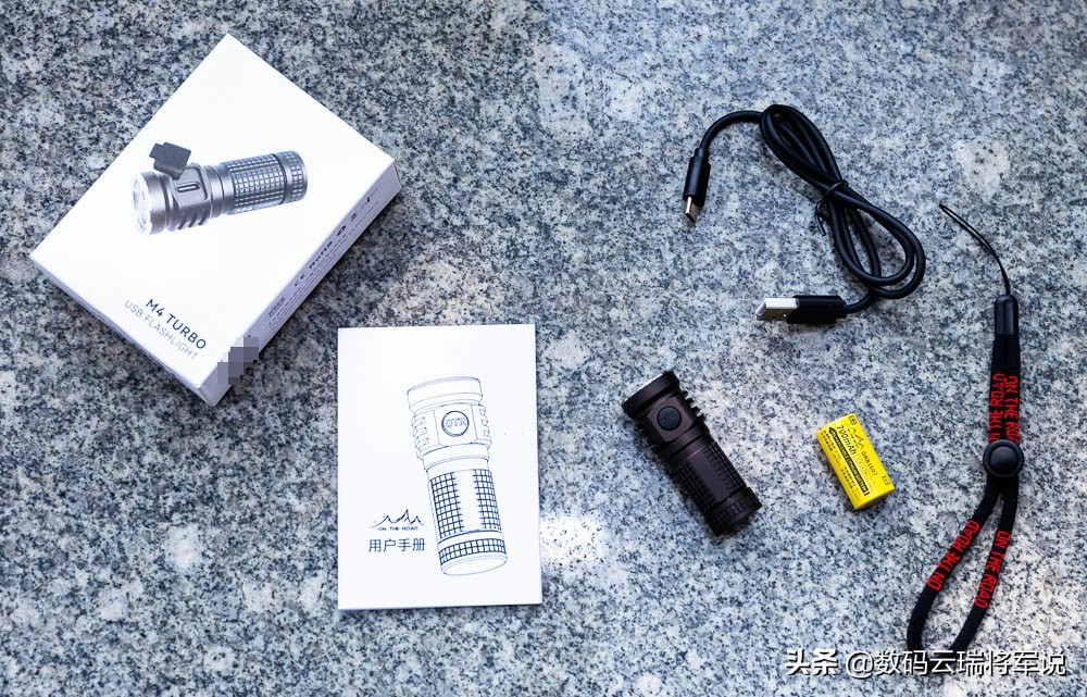 m4强光手电筒,真正的迷你强光手电筒太炫酷了