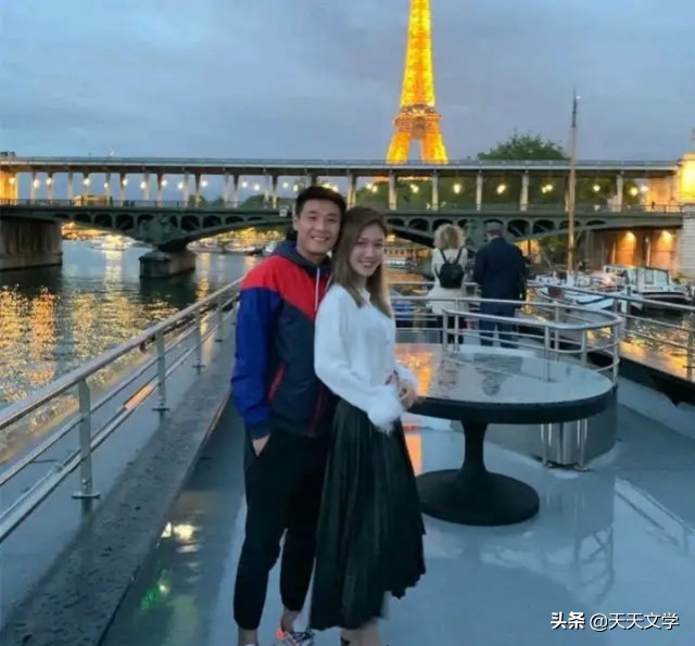 武磊和仲佳蓓的爱情,武磊仲佳蓓两人年龄