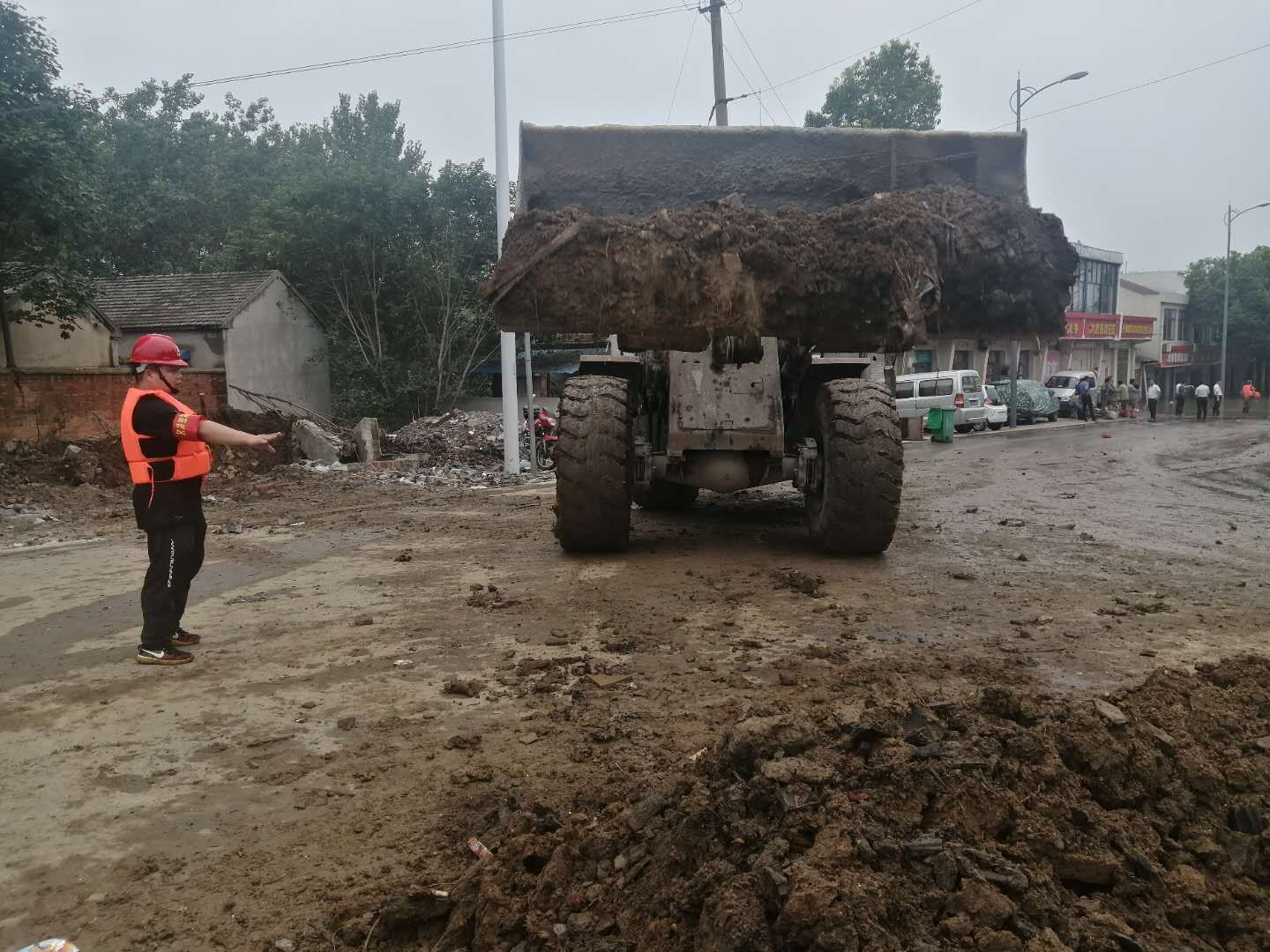 安徽为了抗洪做出了多大贡献,全国各地驰援安徽抗洪救灾