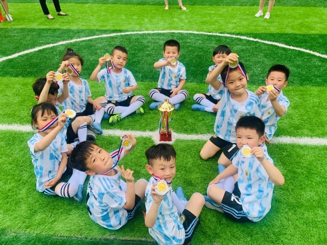 校园足球赛事开展现状,如何打造足球校园