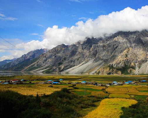 我国最“特别”的村子，被6座冰山包围，令无数人心驰神往