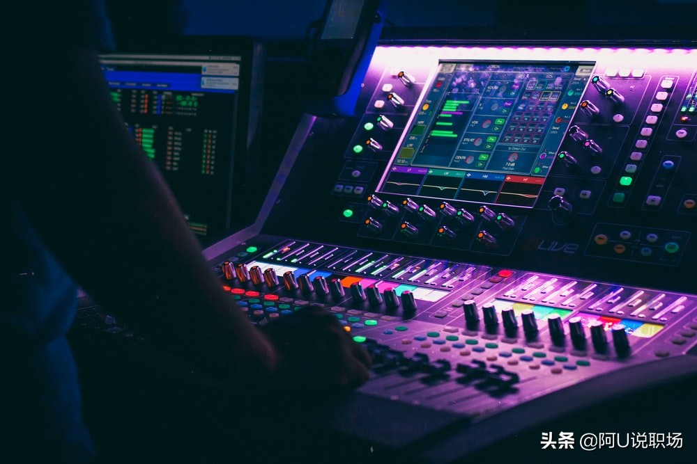 周鸿祎徐小平新书颠覆者发布会,360创始人周鸿祎近期简介