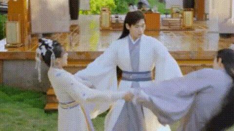 拍个吻戏搞这么多辣眼睛的花招,求求了,放过观众吧