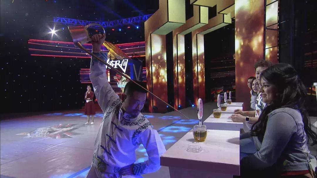 史上最嫩的“追风少年”：5岁就参加摩托车越野锦标赛，从此一发不可收拾！