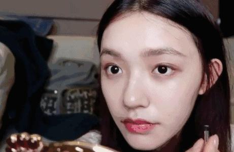 夏天脱妆怎么补妆,夏天脱妆这9款帮你打造持久妆容