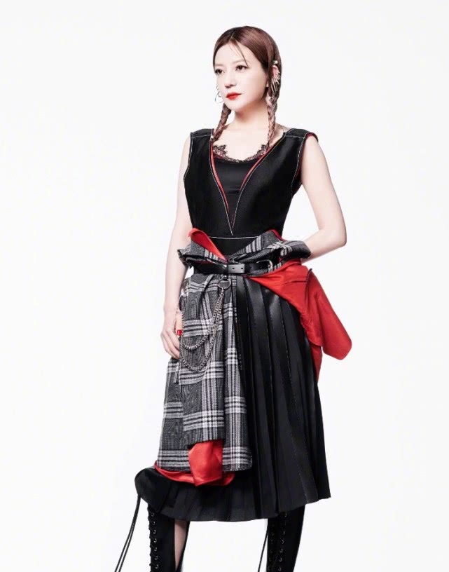 赵薇侧辫如何编,赵薇侧辫是怎么扎的