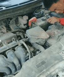 空中一字马搞笑图,一个突如其来的一字马