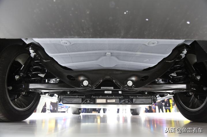 观致3三厢和观致5对比,观致3最新款报价及图片